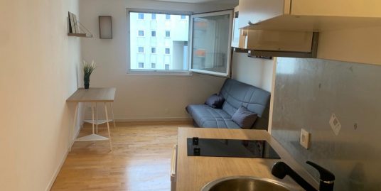 Studio meublé au calme et sécurisé, refait à neuf,  proche du tram.